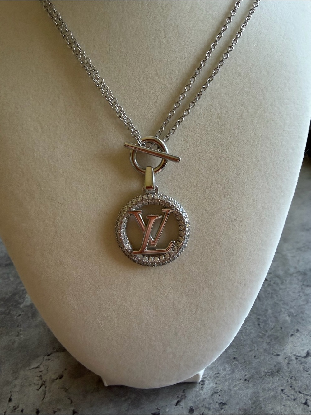Fashion Silver-Tone LV Pavé Circle Pendant Necklace